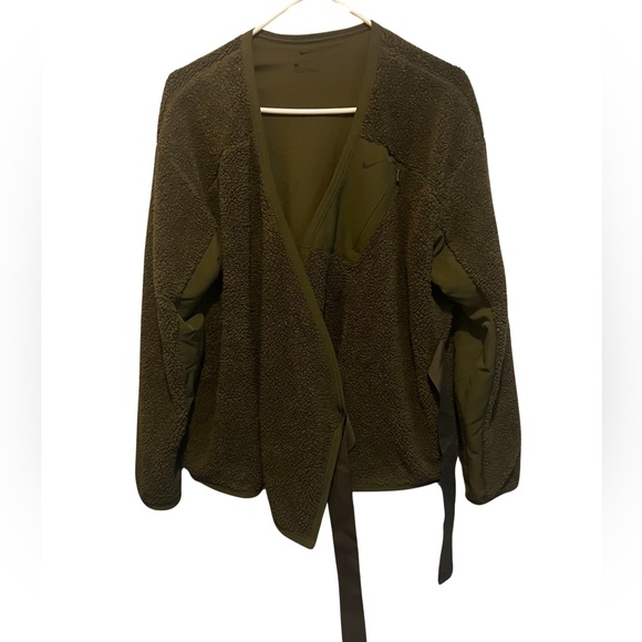 Nike Olive Long Sleeve Sherpa Training Wrap Top - Picture 10 of 15